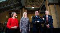 Sari Essayah, Riikka Purra, Petteri Orpo ja Anders Adlercreutz budjettiriihessä.