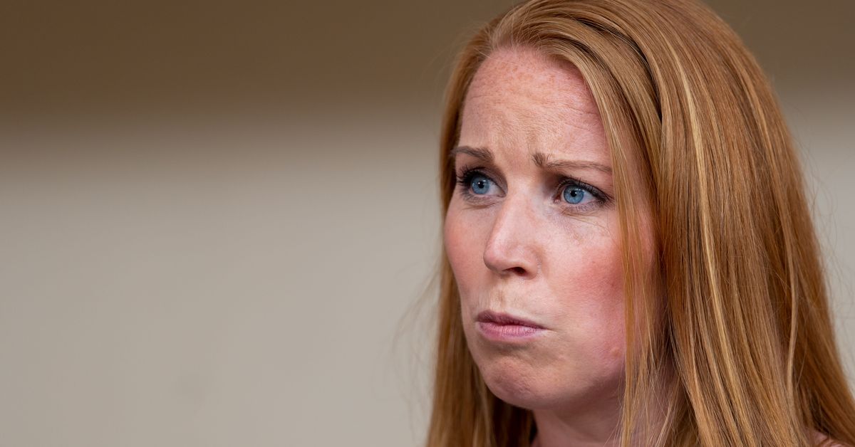 Svenska Centerpartiets Annie Lööf avgår som partiledare – utsattes för ...