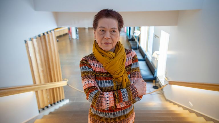 vahvojen-naisten-tulkki-sari-jokelin-p-tt-uransa-unelmaroolissaan