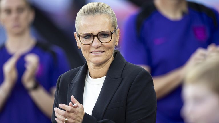 Sarina Wiegman kuvassa.