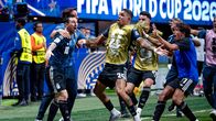 Argentiina juhlii voittomaalia Englantia vastaan.