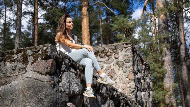 Puoliso hyppäsi vuorelta eikä enää palannut – Roosa Pelto-Arvo ...