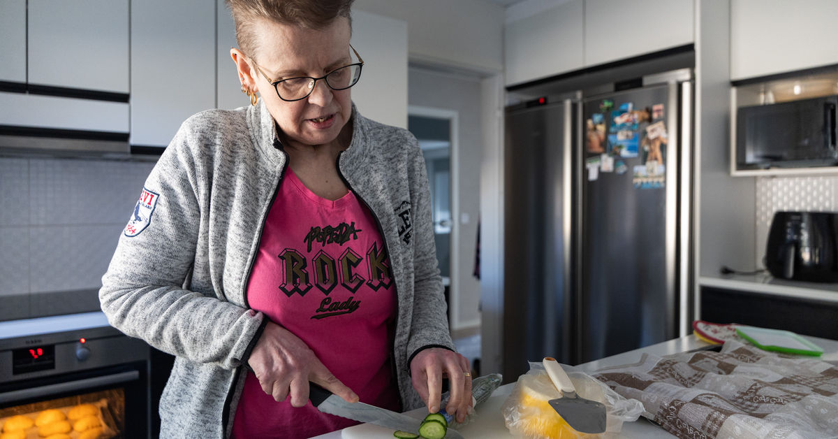 Päivi Elläniemi ei ole käynyt 33 vuoteen lääkärillä terveyskeskuksessa – yhä useampi ottaa sairausvakuutuksen
