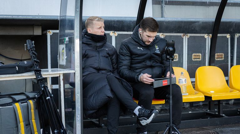 Kuvassa KuPSin valmentajat Miika Nuutinen ja Jonas Nyholm.  