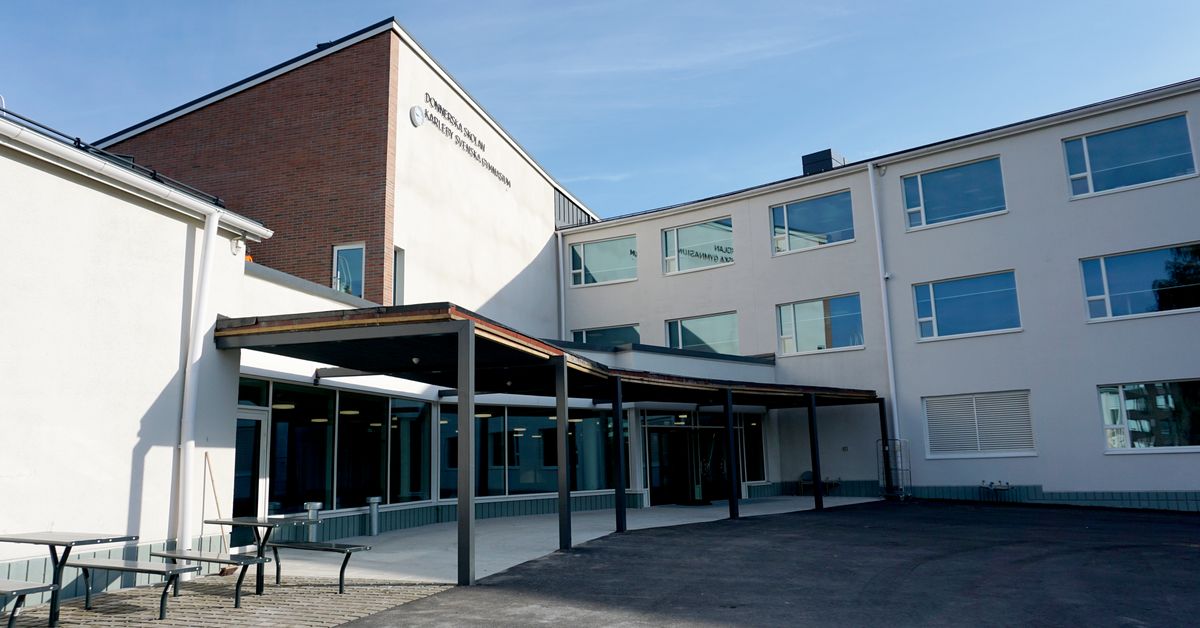 Kokkolan ruotsinkielisen lukion ja Donnerin koulun evakko päättyi ...