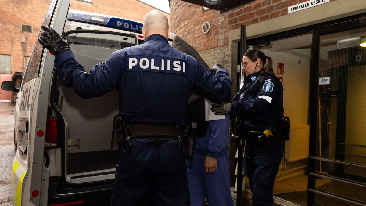 Pirkkalan koulupuukotuksesta epäilty vangittiin – poliisi: Väkivaltavideon  levittämisestä tehty rikosilmoitus | Kotimaa | Yle