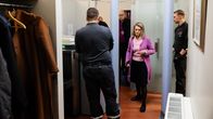 Päivi Räsänen turvatarkastuksessa.