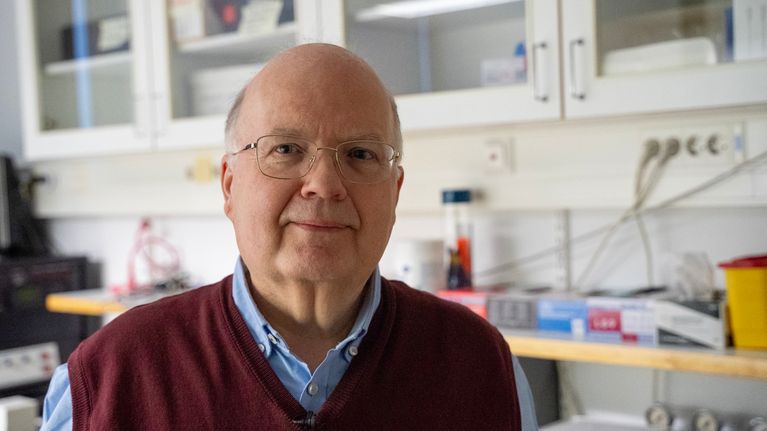 Professori Peter Lund.