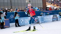 Suvi Minkkinen skidar.