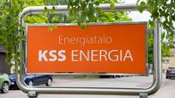 KSS Energiatalon kyltti Kouvolan Hovioikeudenkadulla.