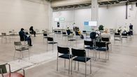 Helsingin Messukeskuksen koronarokotuspistellä ei ollut ruuhkaa pisteen ollessa auki viimeistä päivää 15. lokakuuta 2021.
