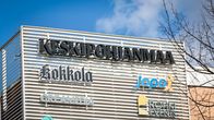 Tekstejä kyltissä: Keskipohjanmaa, Kokkola, Creamedia, Jopo ja Rohki Events.