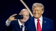 Fifan puheenjohtaja Gianni Infantino ja Yhdysvaltojen presidentti Donald Trump ottavat yhteiskuvan.