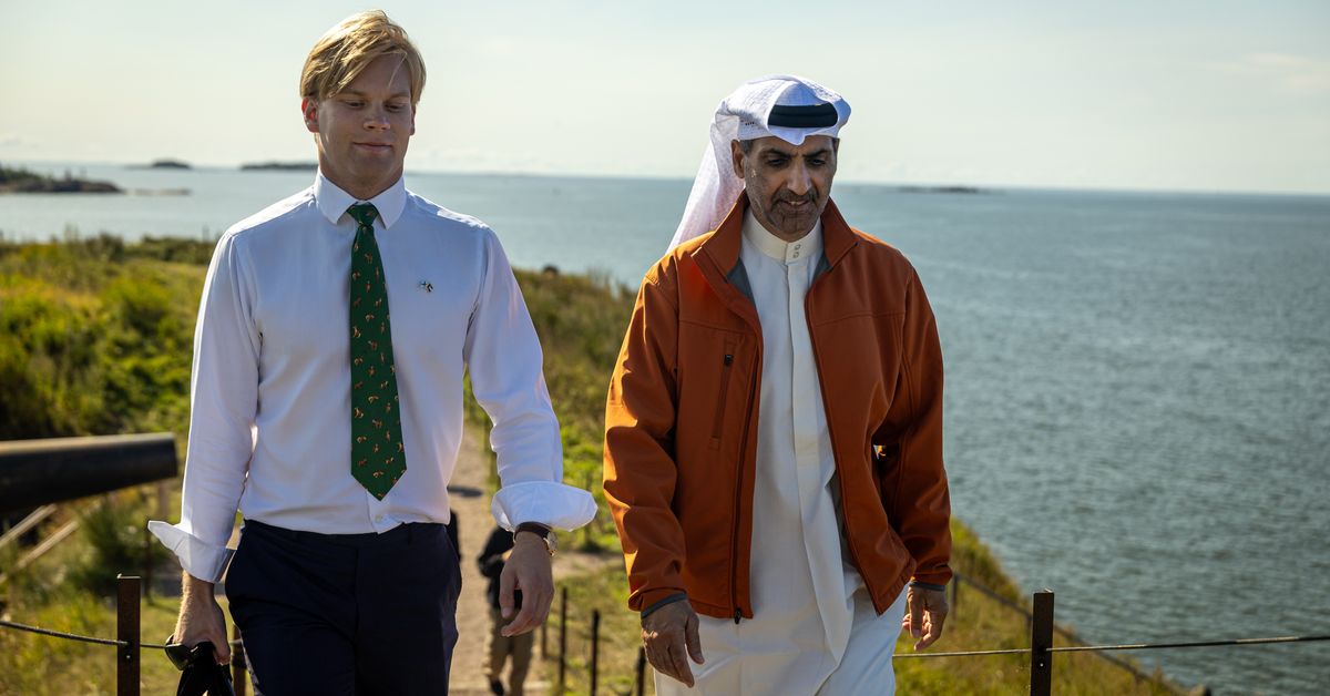 Suomalaisyrittäjät ja Arabiemiraattien sheikki edistävät nuorten yhteistyötä uuden vaihto-ohjelman avulla
