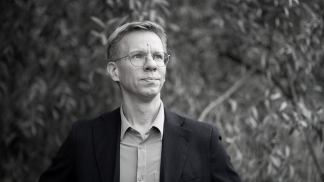 Kuvassa henkilö.