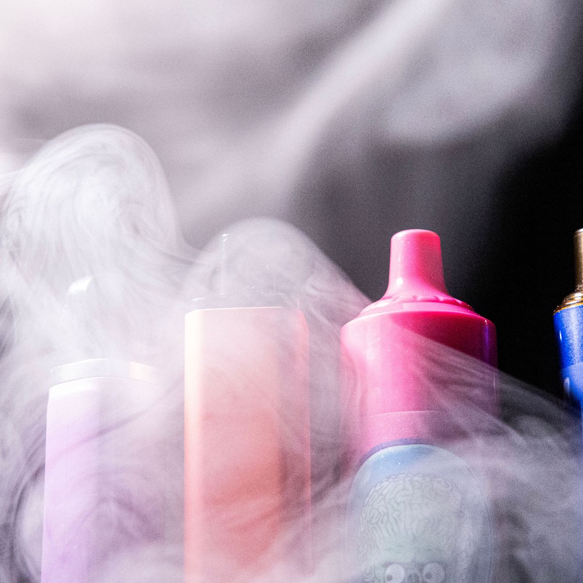 Ltt att f tag p olagliga e-cigaretter via sociala medier  vissa av dem  innehller livsfarliga mnen | Inrikes | Svenska Yle