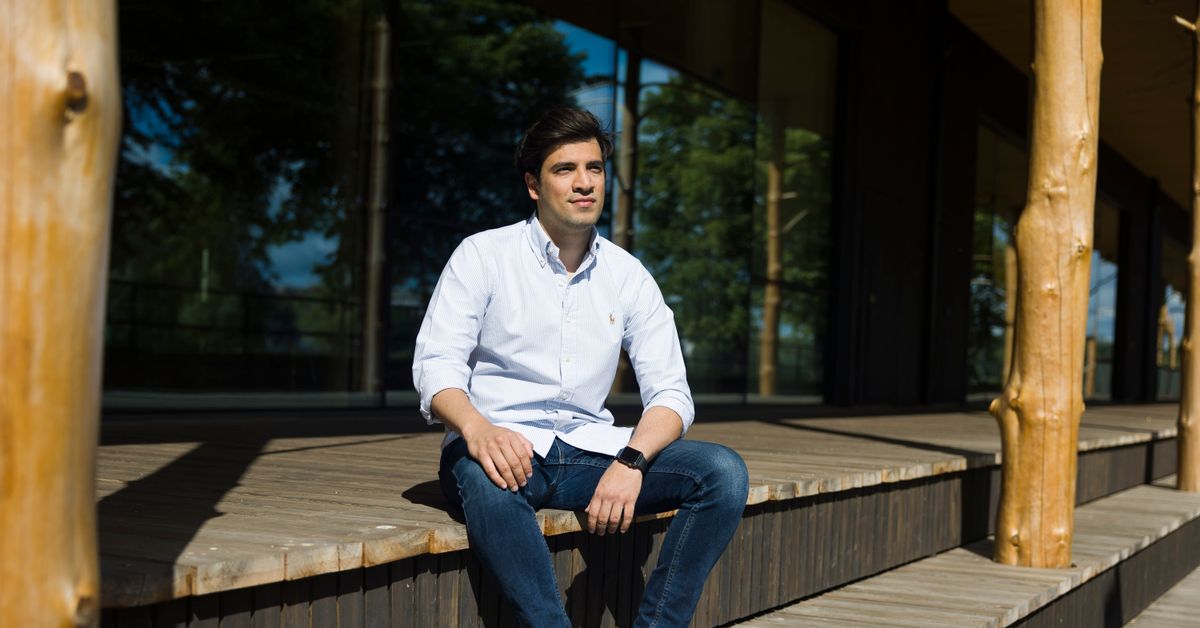 Jorge Reyes päätteli uutisista, että Suomi on maailman paras maa ja ...