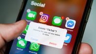 Kuva puhelimen ruudusta jossa teksti "poista TikTok"