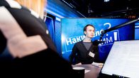 Juontaja Lioubov Shalygina ja vieras Platon Mäkinen.