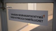 Vaasan seurakuntayhtymä kyltti ovessa.