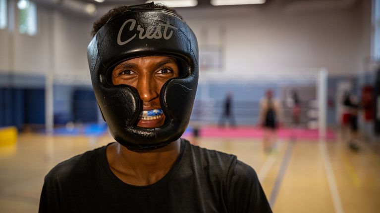 Olympiatyylin nyrkkeilijä Ismail Umar maajoukkueen harjoitusleirillä.