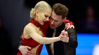 Jäätanssipari Juulia Turkkila ja Matthias Versluis tanssivat käsi kädessä vapaatanssiohjelmaansa. 