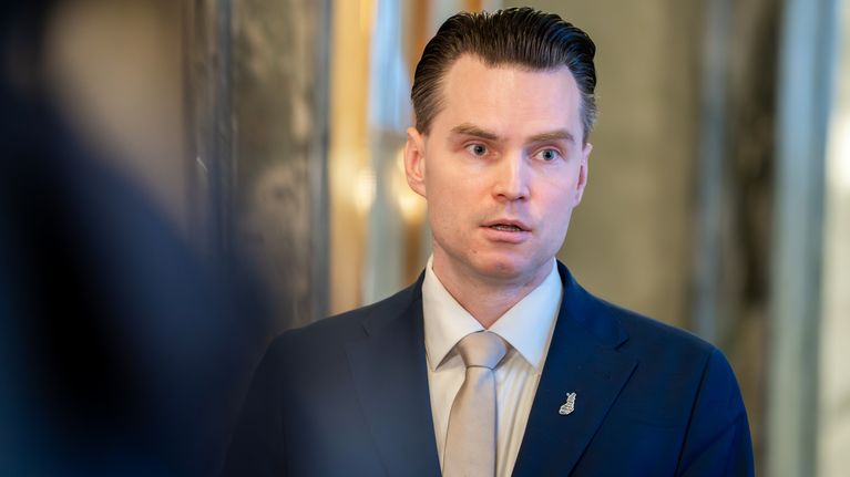 Puolustusvaliokunnan puheenjohtaja, kansanedustaja Heikki Autto. 