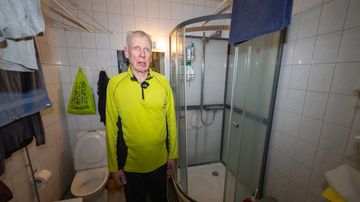 Timo Pulkkisen rikkinäinen suihkukaappi.