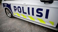 poliisiauton kylki jossa teksti.