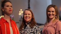Kirjailija Riikka Leinonen, pappi Marika Villikka ja juontaja Elina Vaittinen.