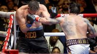 Oleksandr Usyk boxas mot Rico Verhoeven.