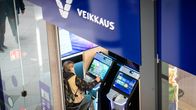 Veikkauksen pelipiste kauppakeskuksessa.