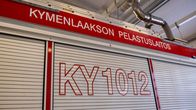  Kymenlaakson pelastuslaitoksen paloauton kylki.