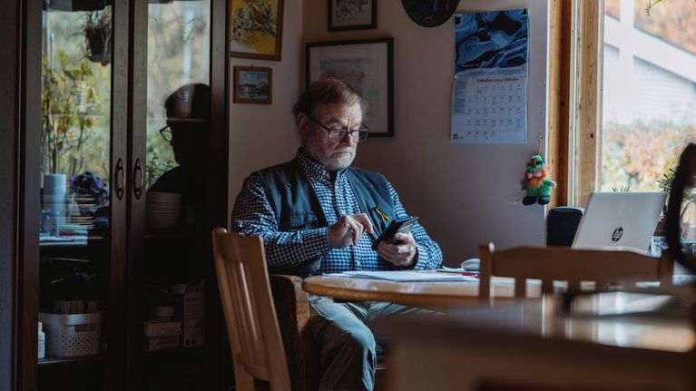 Hankolainen eläkeläinen Alan Jeffery joutui kryptohuijauksen kohteeksi.