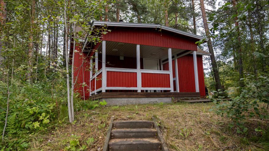 Rantasauna entisen leirikeskuksen alueella Suur-Miehikkälässä.