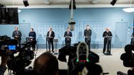 Työ- ja elinkeinoministeriön energiaosaston ylijohtaja Riku Huttunen, Traficomin päällikkö Heidi Kivekäs, KRP:n rikosylitarkastaja Timo Kilpeläinen, pääministeri Petteri Orpo (kok.), Rajavartiolaitoksen kontra-amiraali Markku Hassinen ja valmiuspäällikkö, lippueamiraali Janne Huusko.