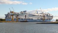 Valmisteilla oleva Legend of The Seas -alus Meyer Turun telakalla.