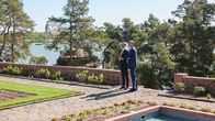 Tasavallan presidentti Alexander Stubb ottaa vastaan Saksan liittokansleri Friedrich Merzin Kultarannassa Naantalissa.