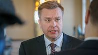 Antti Kaikkonen haastateltavana.