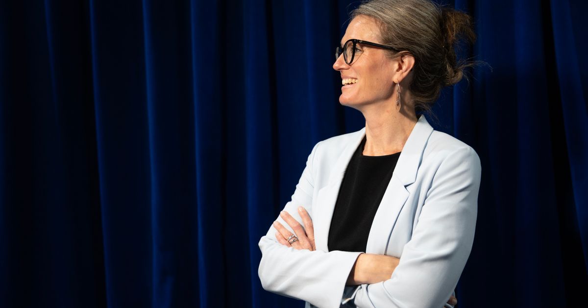 Ihmiset eivät löydä Espoon &-teatteriin, sanoo joh