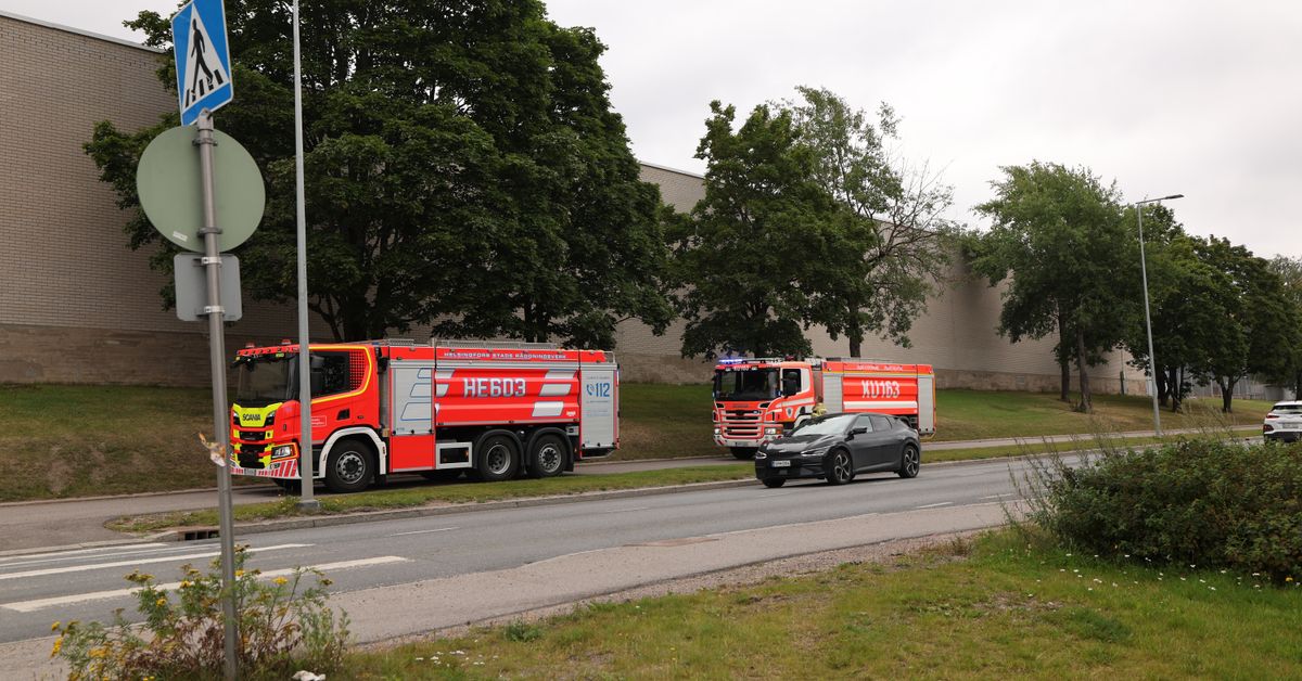 Keskon jättivaraston katolla roihahti tuli Vantaalla