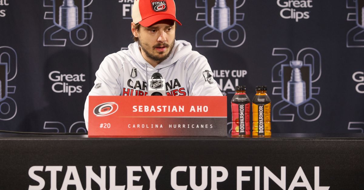 Sebastian Aho parantaa ja tehoilee NHL-finaaleissa