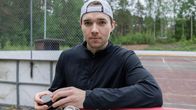 Ville Heinola, suomalainen jääkiekkopuolustaja, Honkalan jääkiekkokentällä, Honkajoki.