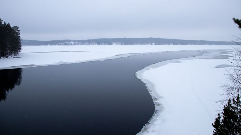 Jäljet sulaan käynnistivät ison pelastusoperaation – ”Kelkkailija ei ...
