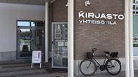 Itätuulen kirjaston sisäänkäynti Porin Sampolassa.
