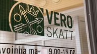 Verotoimiston ovi.