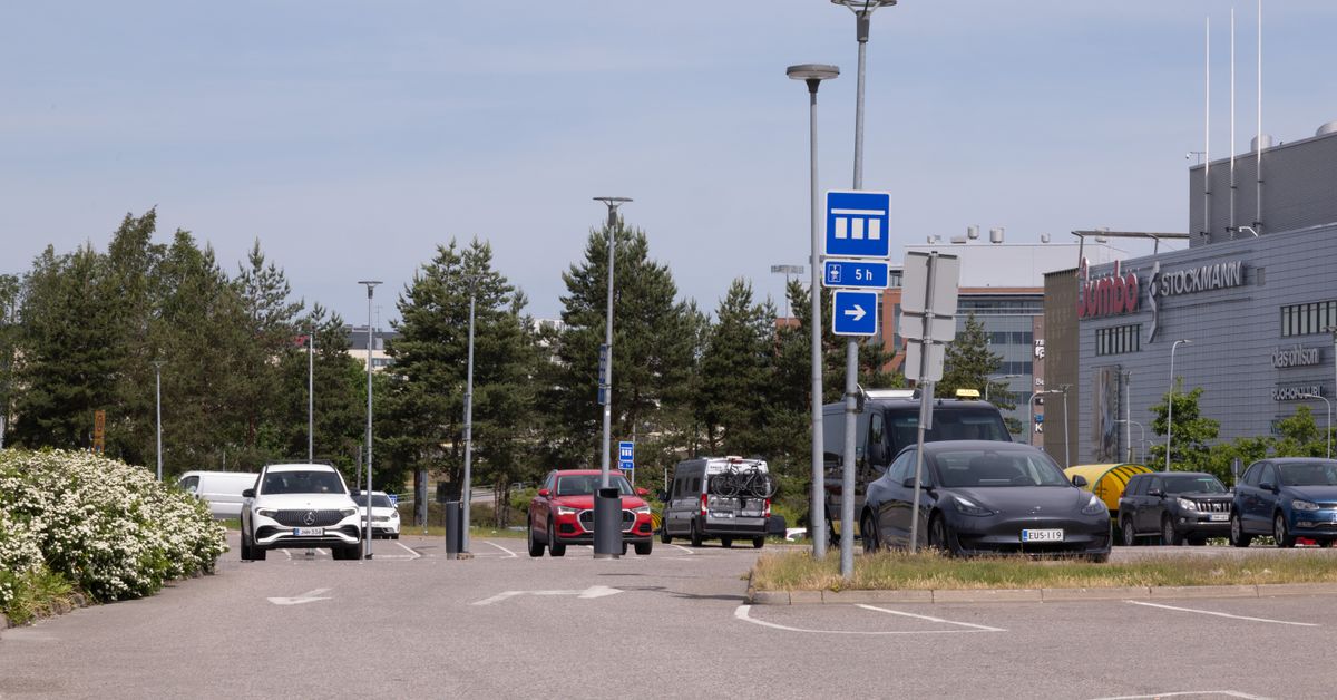 Helsinki-Vantaan ”varjoparkkia” haetaan jälleen ko