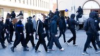 Sinimustan liikkeen vappumarssi Tampereen keskustassa 2026.