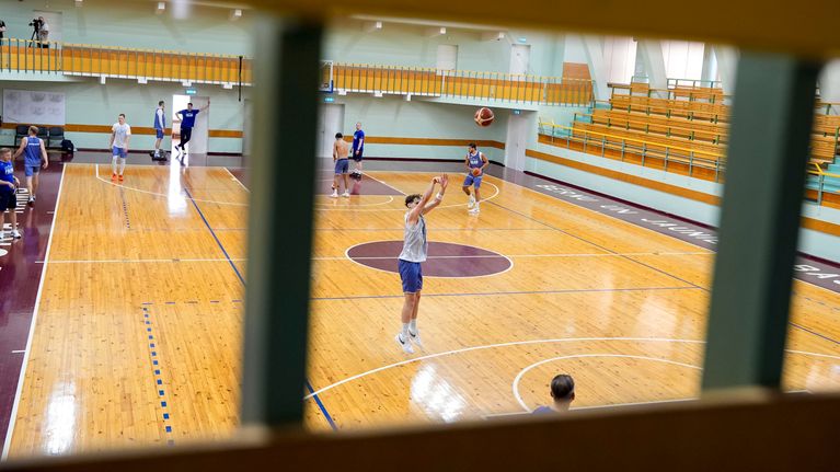 Mikael Jantunen harjoituksissa EM-kisoissa.