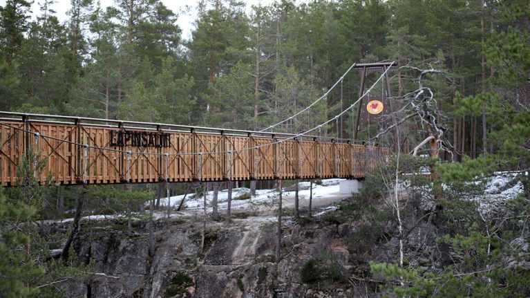 Repoveden suosittua riippusiltaa ei saada käyttöön koko kesänä | Etelä ...